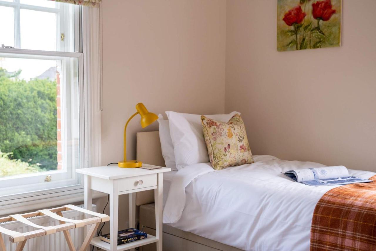 Holiday home Surrey *